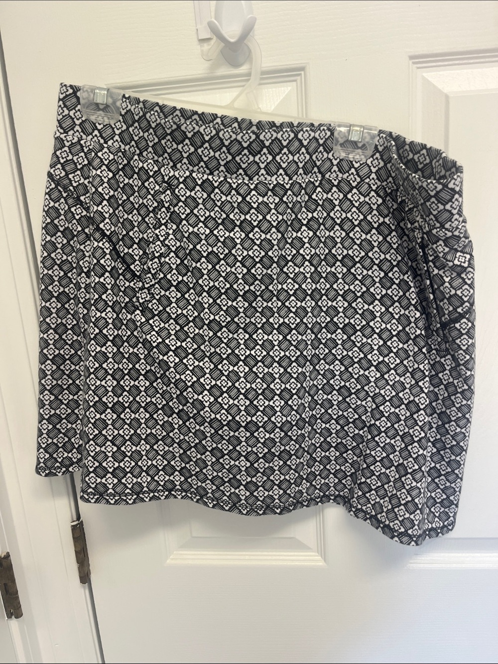 Talbots Black and White Geometric Skort